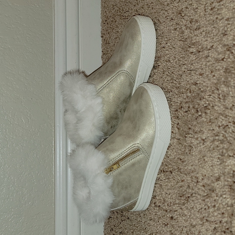 NWOT Toddler girl boots size 10